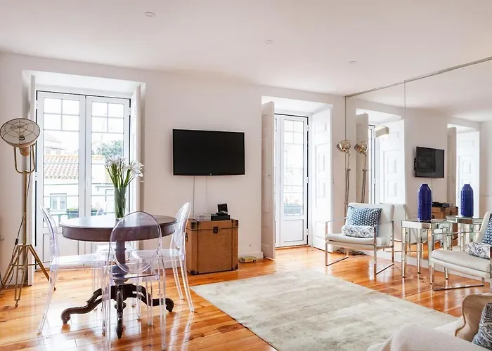 Alfama Delight Panoramic River And Historic City Views 3 Bedrooms And 2 Bathrooms Ac 18Th Century Building
