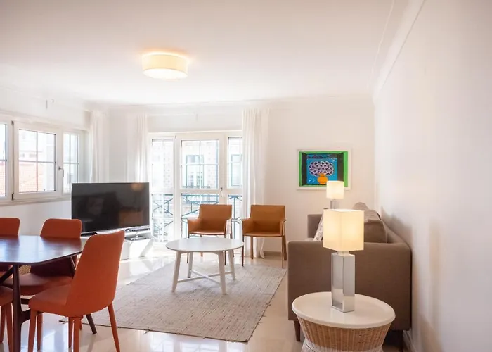 Stylish Apartment With Parking By Lovelystay