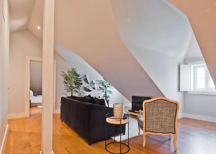 Iconic & Elegant Design 2 Bedroom Apt By Fs