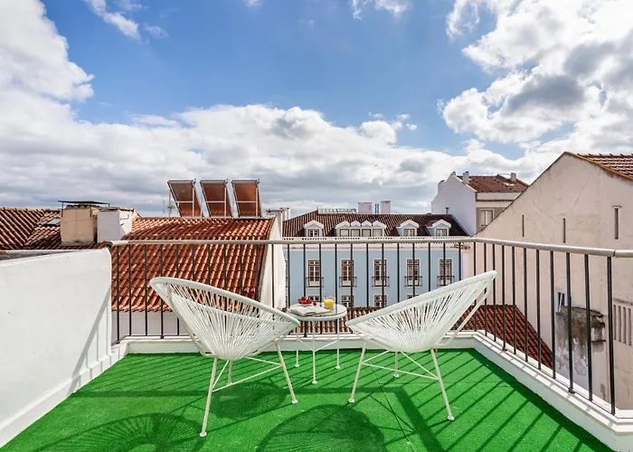 Altido Sunny Apt With Terrace Near Lisbon Centre