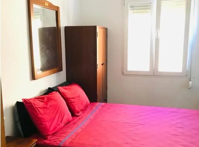 Lisbon Airport 1 Room 1 Sofabed