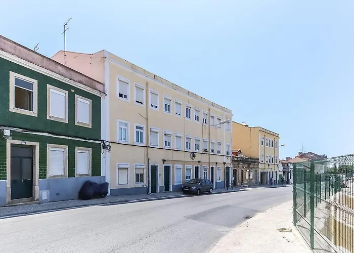 Vita Portucale ! Bright Campo Ourique W/ Terrace