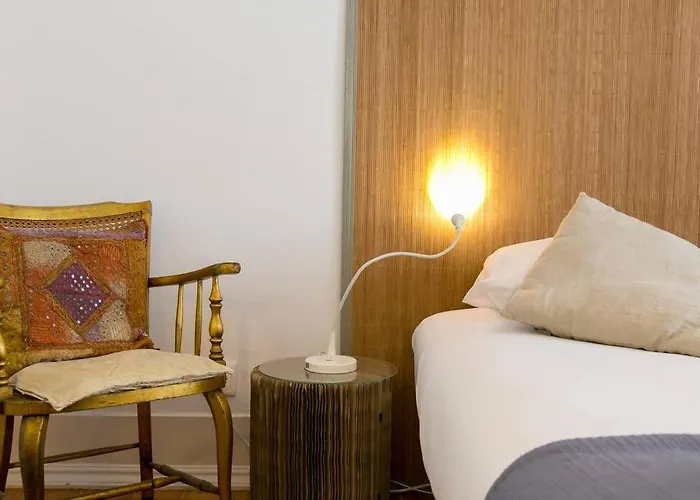 Principe Real Cool And Artistic 3 Bedrooms Flat!