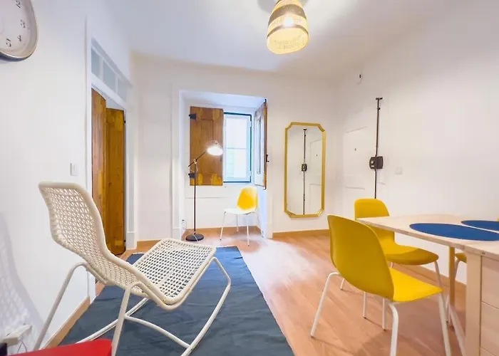 Home 10 Bairro Alto