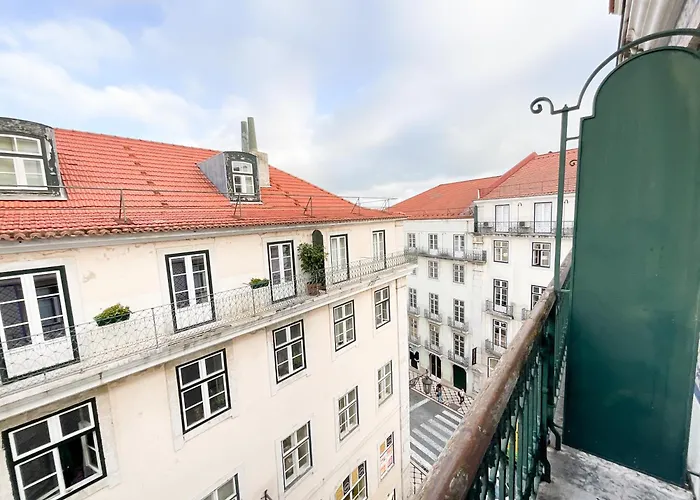 Stunning Luxury Apartment In Chiado 1Br