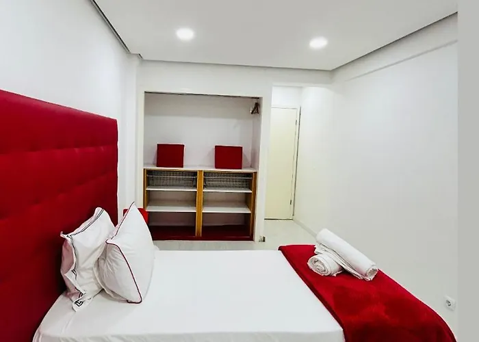 Apartamento inteiro Bela Vista Holidays in Lisbon plus Car