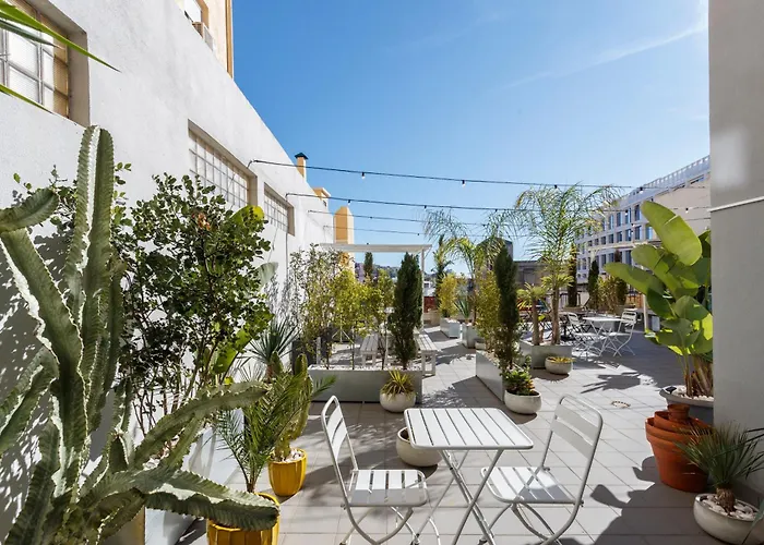 Cheers To Lisbon By Misha\'S Place 5A