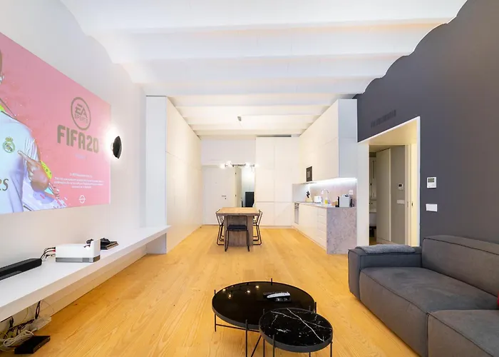 Whome | Ls48 Prime Location Upscale Family Apartment