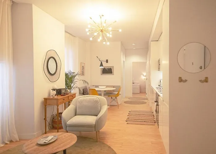 Bairro Alto Charming Bright Apt With Ac Elevator