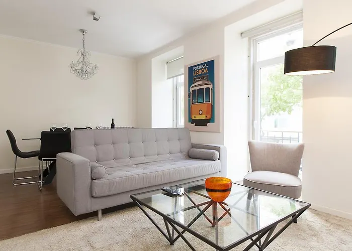 Joivy Stunning 3Br Apt With Balcony, Nearby Saldanha Subway & Ist