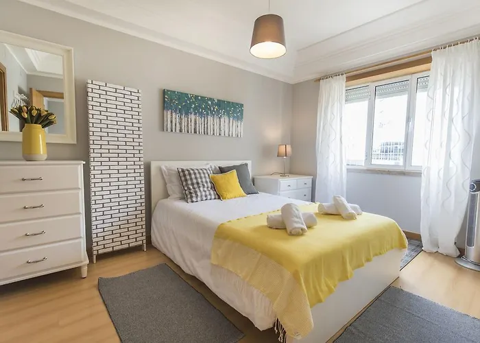 Lovelystay - Charming Marques Flat