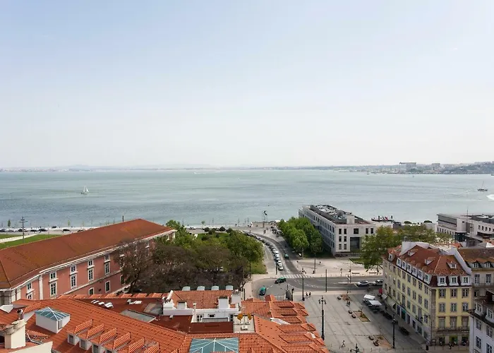 Chiado River View Deluxe Apartment