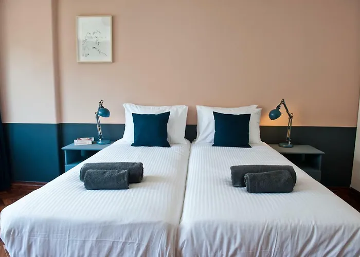 Prosecco Lifestyle In Lisbon By Misha\'S Place 4B