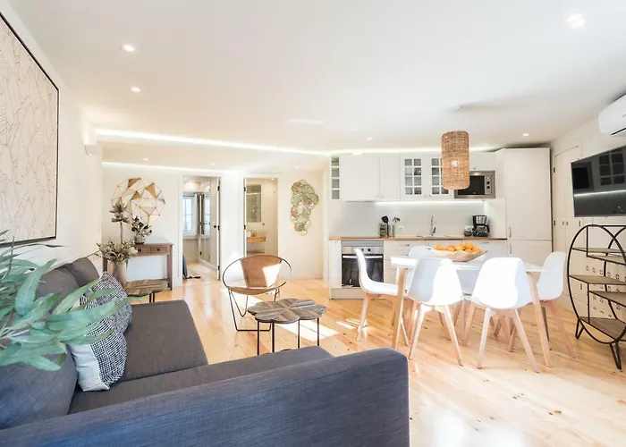 Alfama Cozy Two-Bedroom Apartment W/ River View - By Lu Holidays