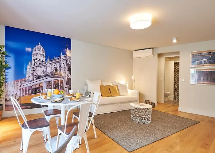 Modern Apartment Bica Dos Olhos