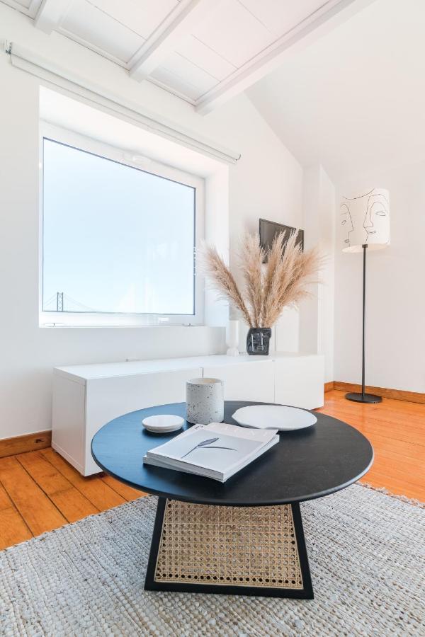 Casa Boma - Unique With Private Balcony And Panoramic Bridge View - Alcantara Iv Lisboa
