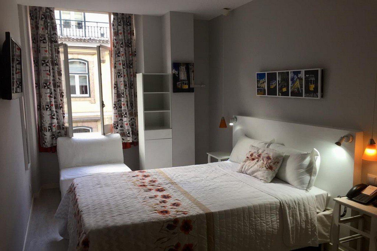 Golden Tram 242 & Hostal Lisboa