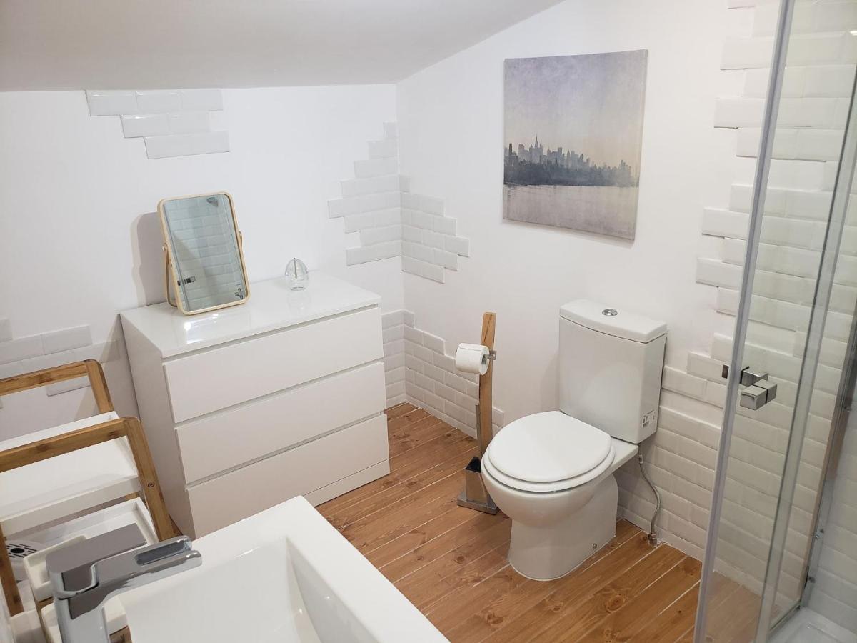 Room With Private Wc With Free Parking * Lisbon