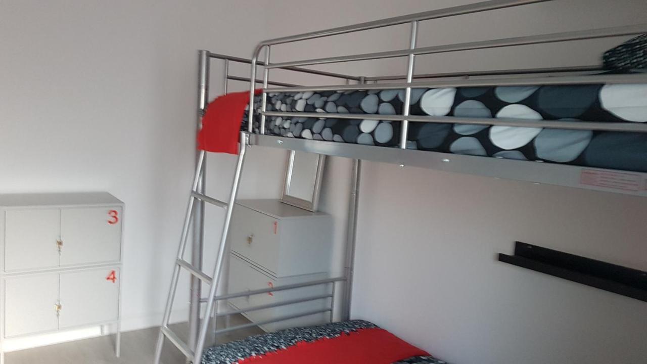 Terminal 3 Hostal Lisboa