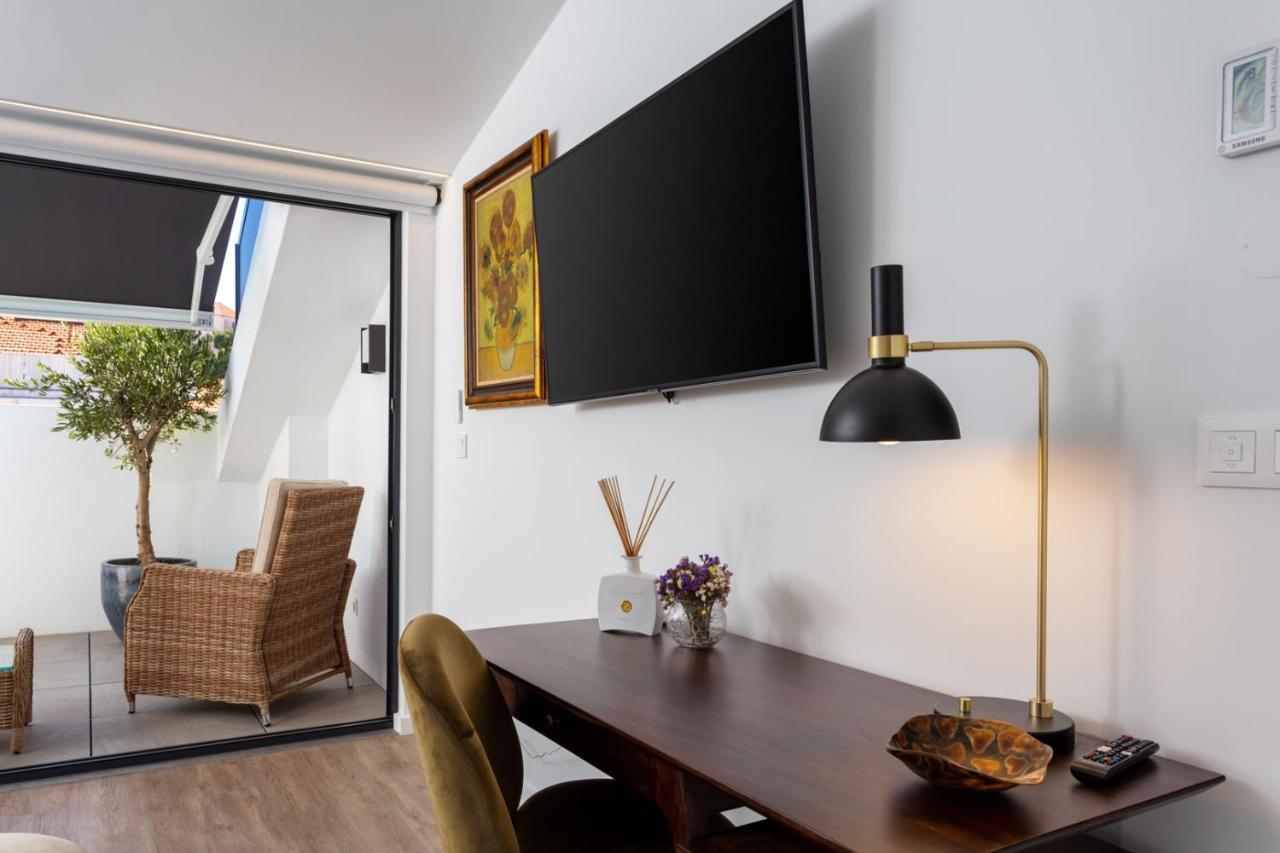 Apartamento Stupendo-three Rooms-suite With Terrace -center -air Conditioning-free Park *