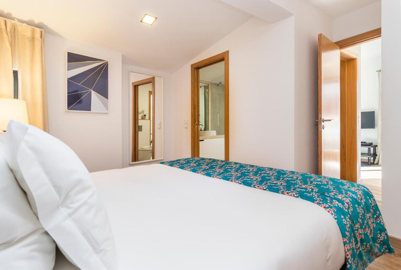 Apartment Perfect 1 Bed In Chiado With Terrace And Aircon Lisbon