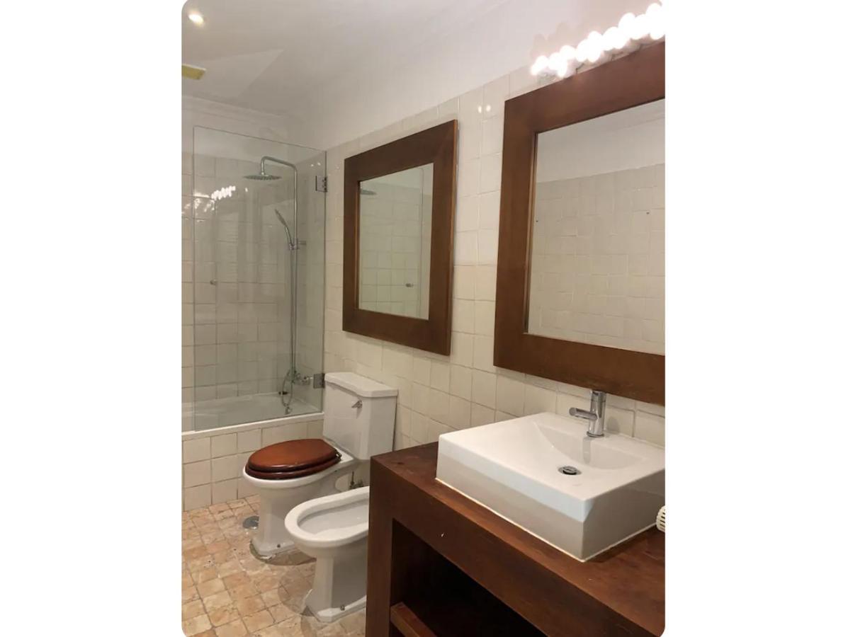 Apartamento Charming 4 Bedroom In Chiado Lisboa