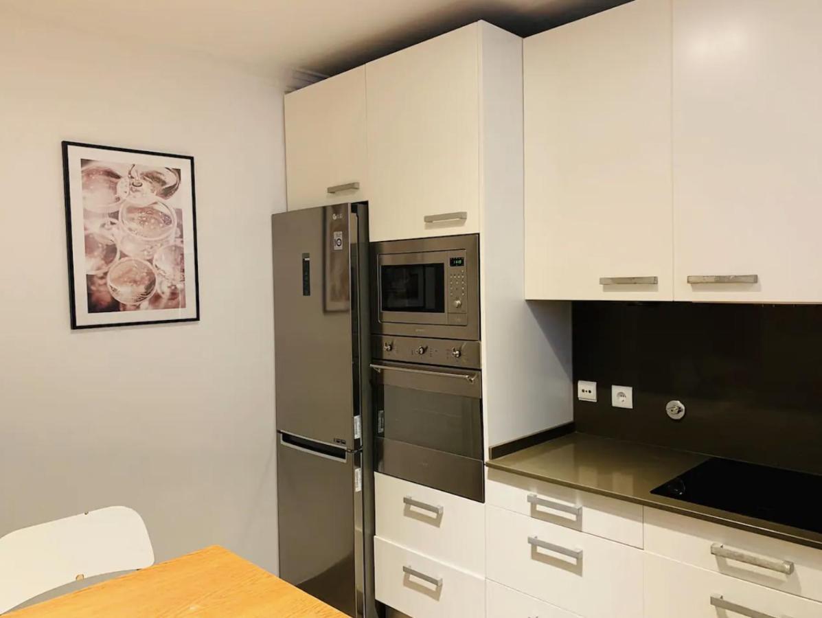 Charming 4 Bedroom In Chiado Apartamento