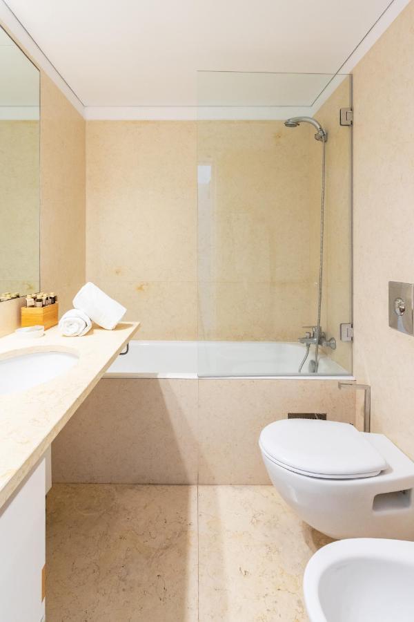 Joivy Chiado Self Check-in 2-br Flat With Parking Apartamento Lisboa