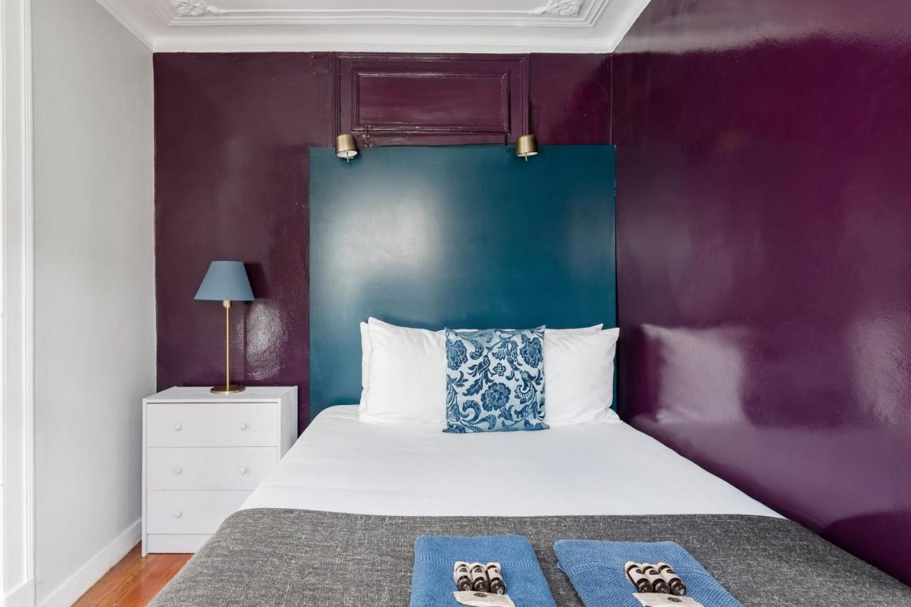 Avenida Da Liberdade Area, Bright And Newly Renovated 2 Bedroom Apartment, Historical Center