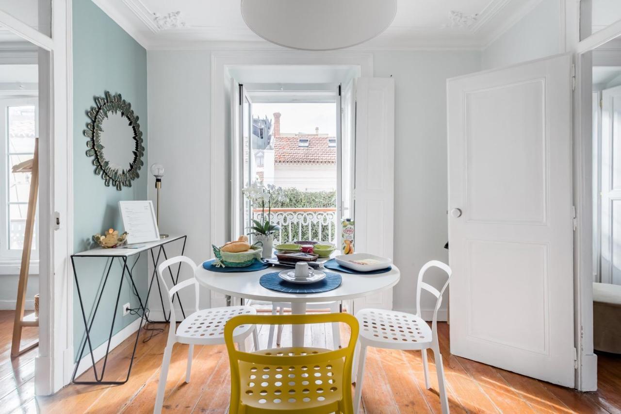 Avenida Da Liberdade Area, Bright And Newly Renovated 2 Bedroom Apartment, Historical Center Lisboa