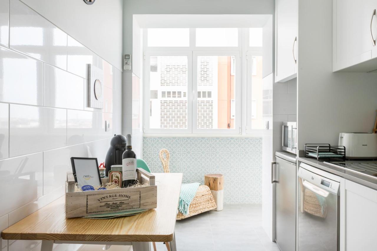 Stroll To Coffee Shops Near A Renovated Hillside In Graca * Lisbon