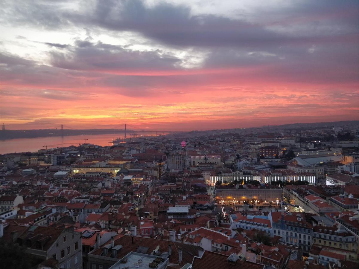Stroll To Coffee Shops Near A Renovated Hillside In Graca * Lisbon