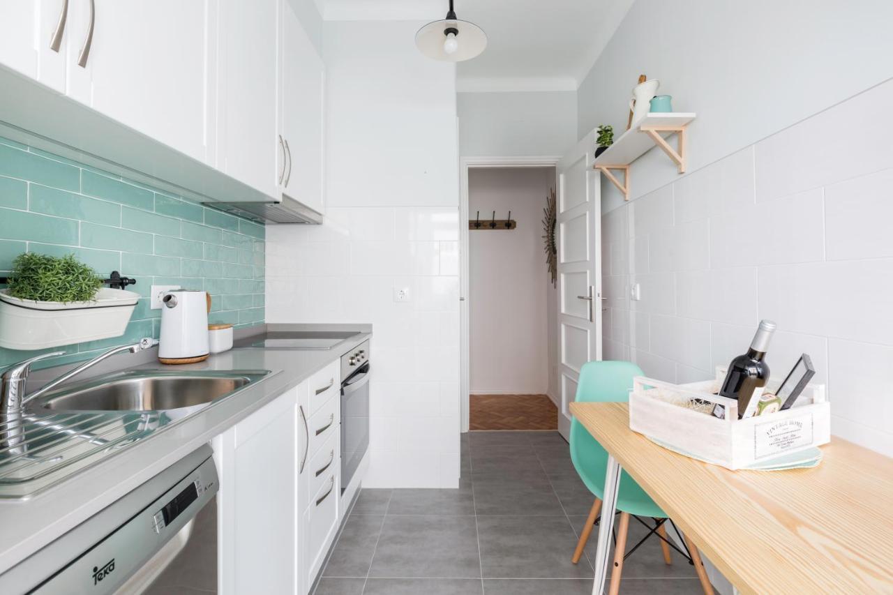 Apartment Stroll To Coffee Shops Near A Renovated Hillside In Graca *