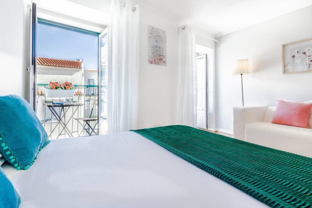 Inloveapartments - Alfama Balcony