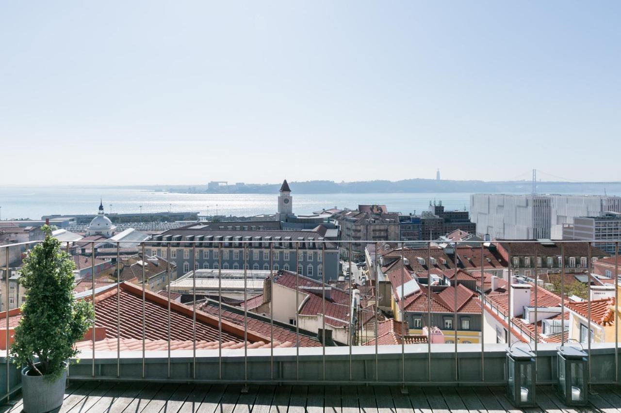 Breathtaking River-city View Two Private Terraces 3 Bedrooms&3 Bathrooms 17th Century Building Bica Chiado District Apartamento *