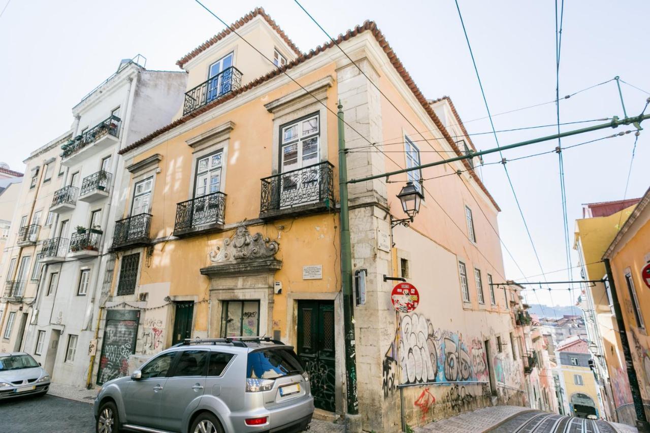 Apartamento Breathtaking River-city View Two Private Terraces 3 Bedrooms&3 Bathrooms 17th Century Building Bica Chiado District Lisboa