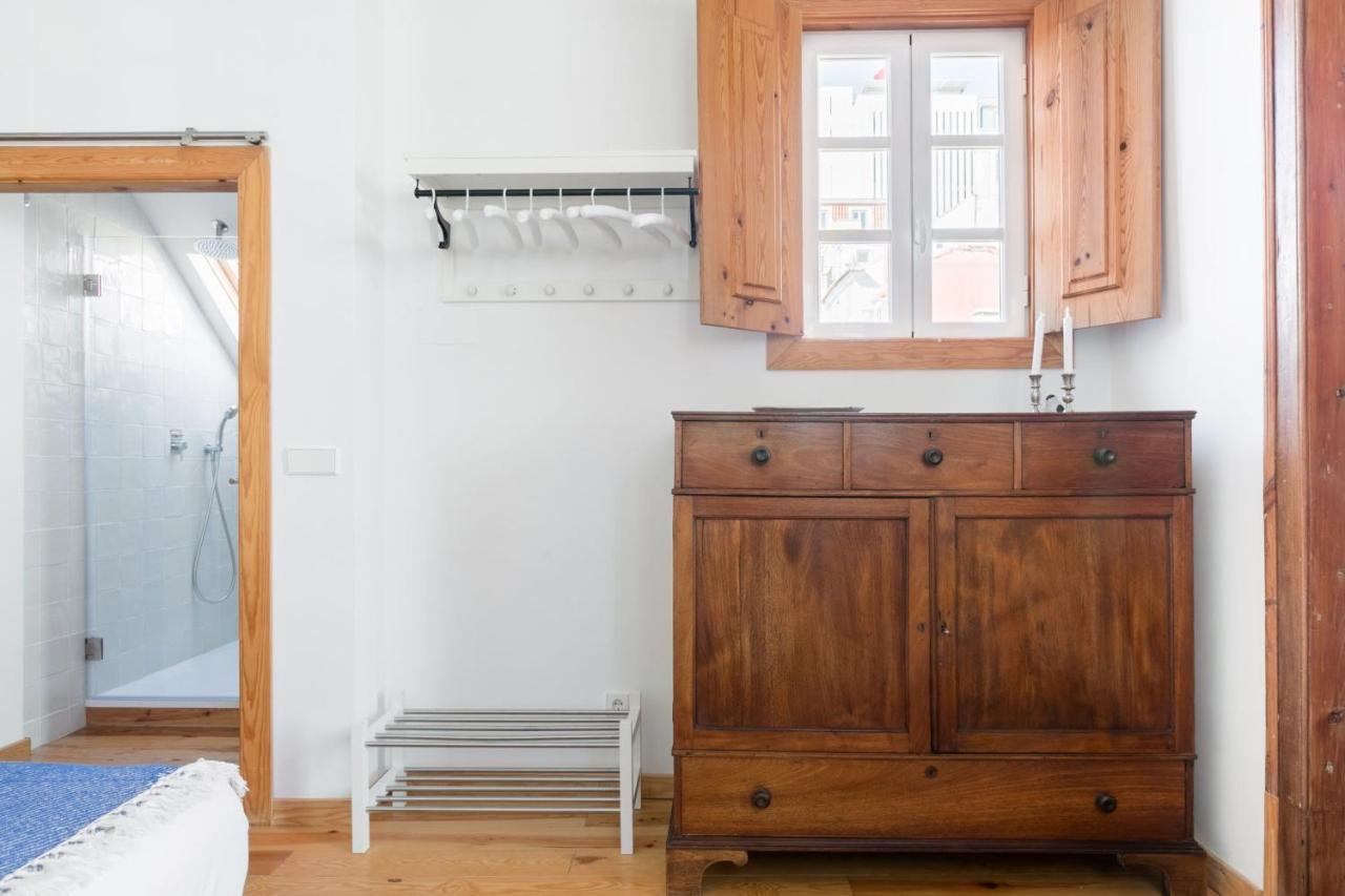 Breathtaking River-city View Two Private Terraces 3 Bedrooms&3 Bathrooms 17th Century Building Bica Chiado District Apartamento *