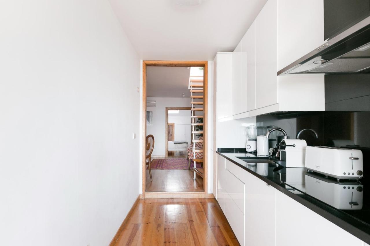 Breathtaking River-city View Two Private Terraces 3 Bedrooms&3 Bathrooms 17th Century Building Bica Chiado District * Lisboa