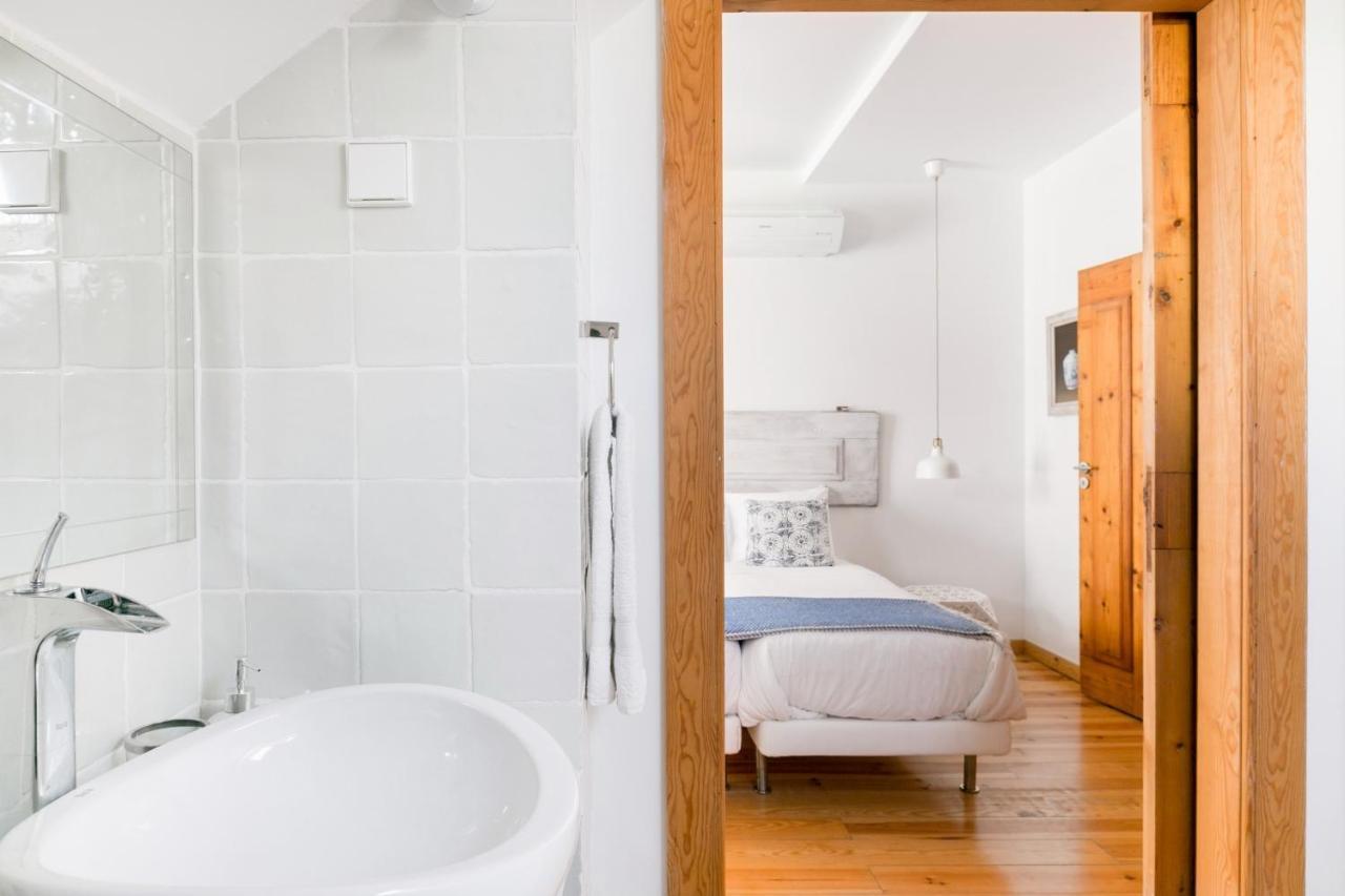Apartamento Breathtaking River-city View Two Private Terraces 3 Bedrooms&3 Bathrooms 17th Century Building Bica Chiado District