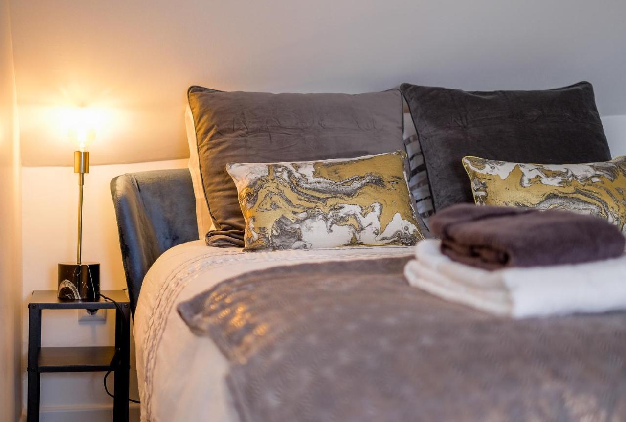 Good Karma - Bright And Sophisticated With Balcony *