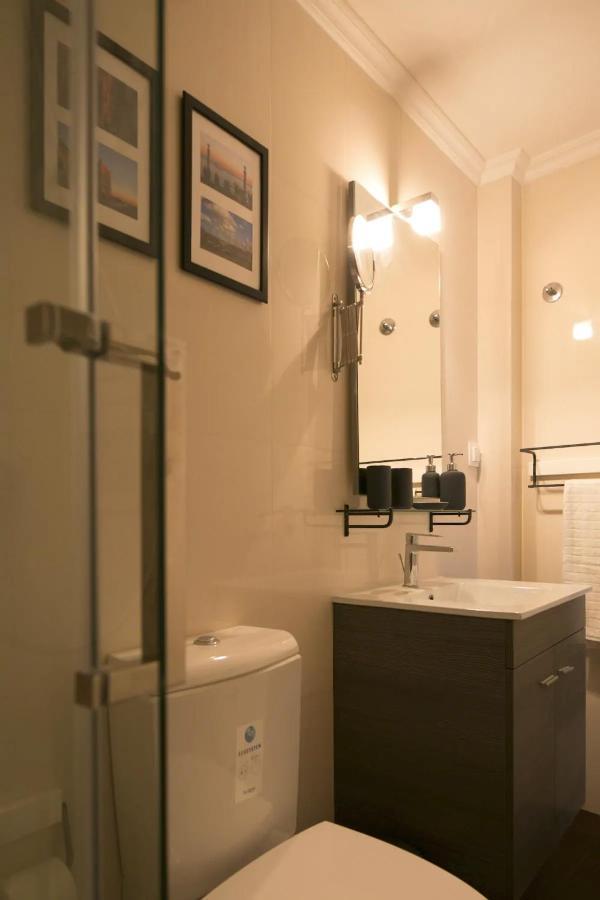 Central Mezzanine Studio Apartment Lisbon