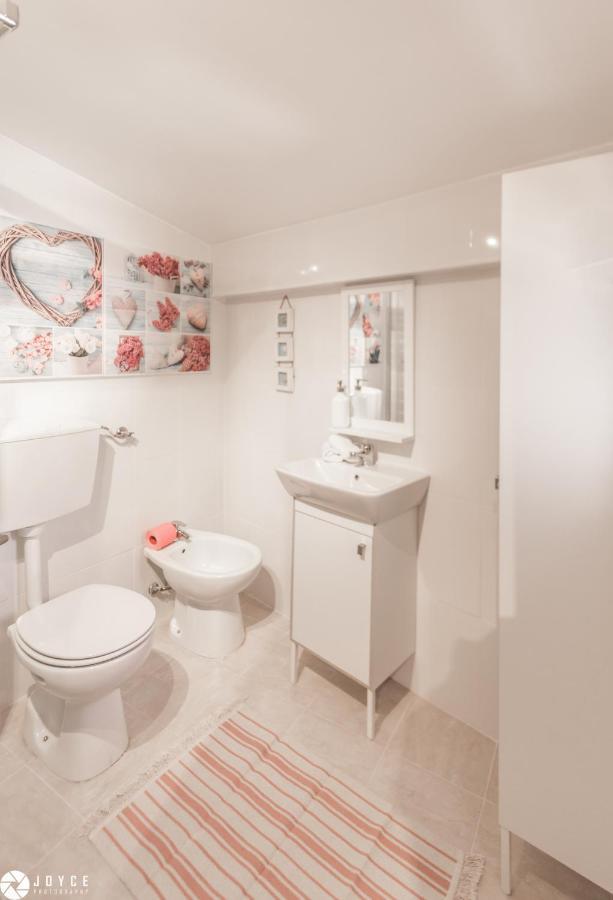 Inloveapartments - Typical Portuguese Tiles * Lisboa