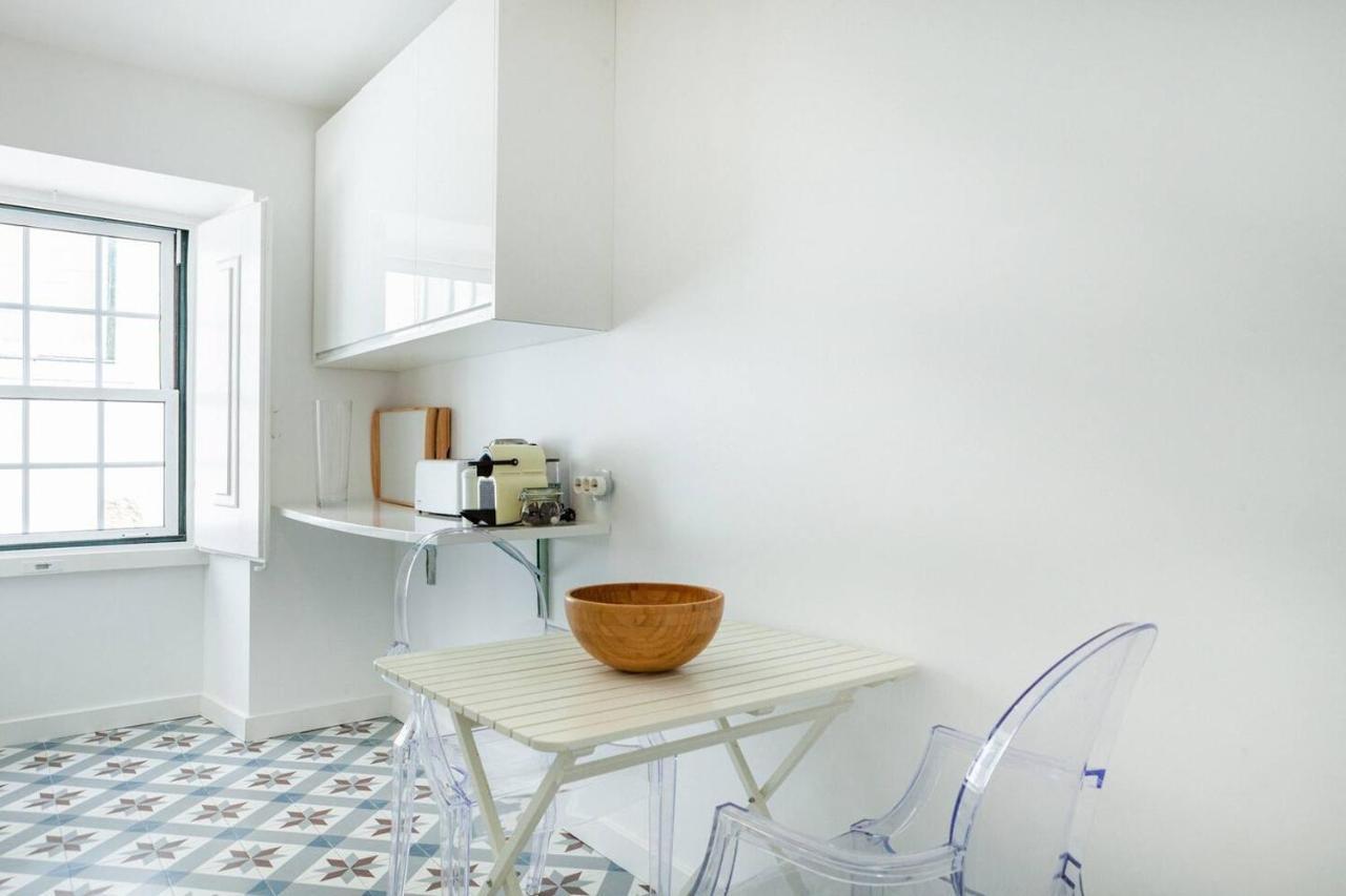 Alfama Delight Panoramic River And Historic Views 3 Bedrooms And 2 Bathrooms Ac 18th Century Building Apartamento Lisboa