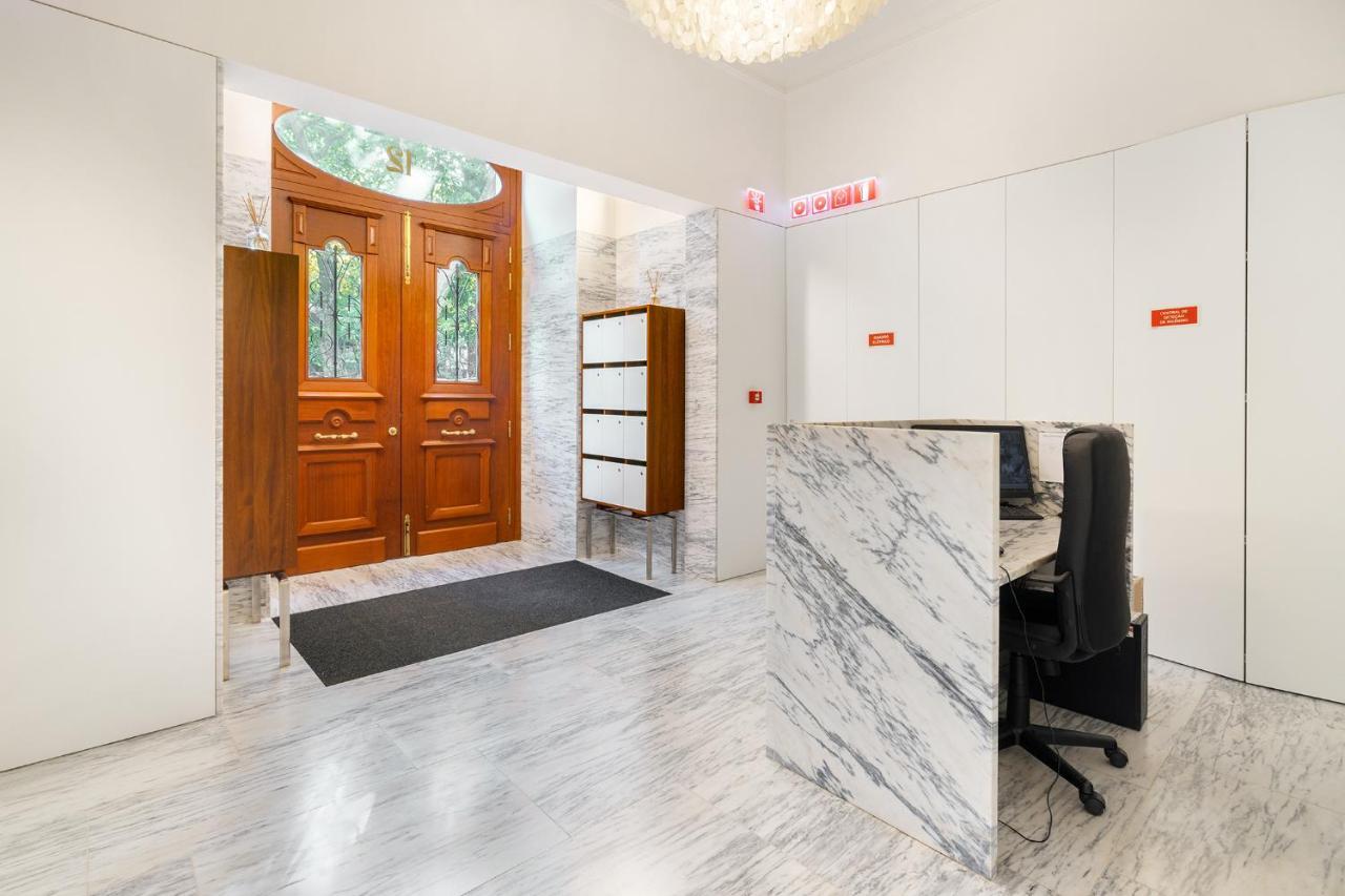 Whome | Av. Da Liberdade Deluxe W/ S-pool, Gym & Parking