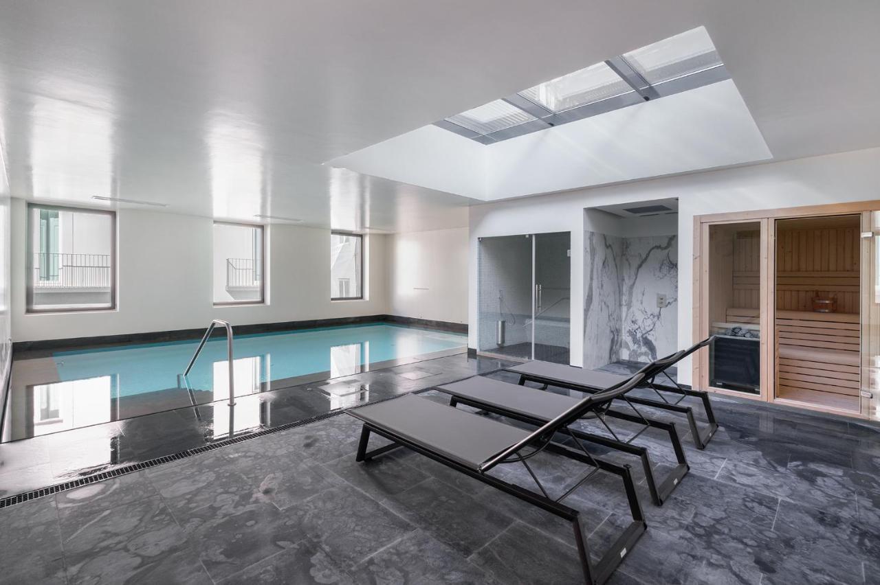 Whome | Av. Da Liberdade Deluxe W/ S-pool, Gym & Parking Apartment