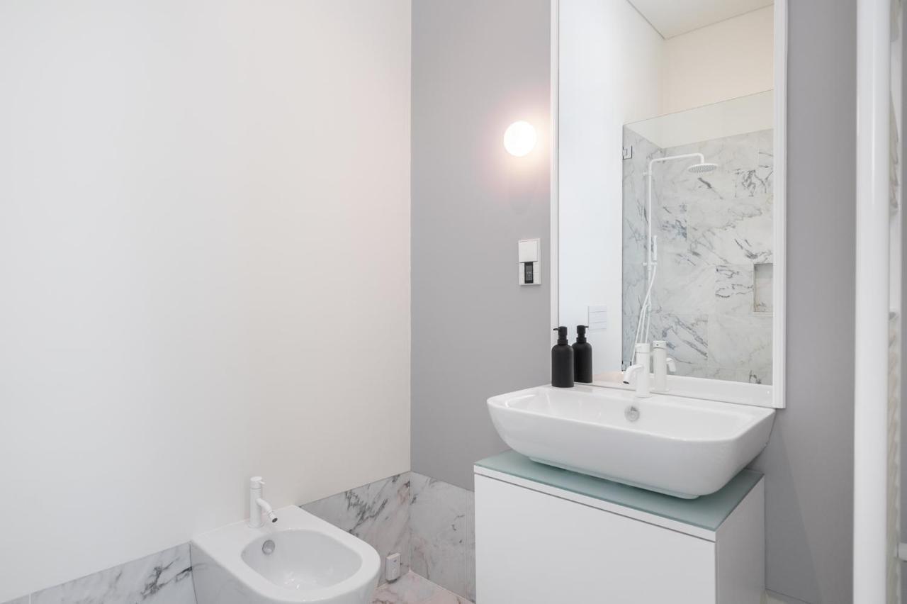 Whome | Av. Da Liberdade Deluxe W/ S-pool, Gym & Parking Apartment *