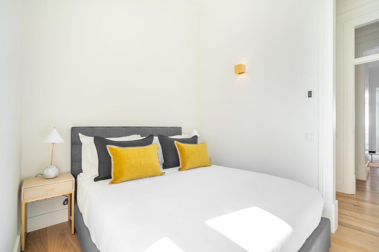 Whome | Av. Da Liberdade Deluxe W/ S-pool, Gym & Parking Lisbon