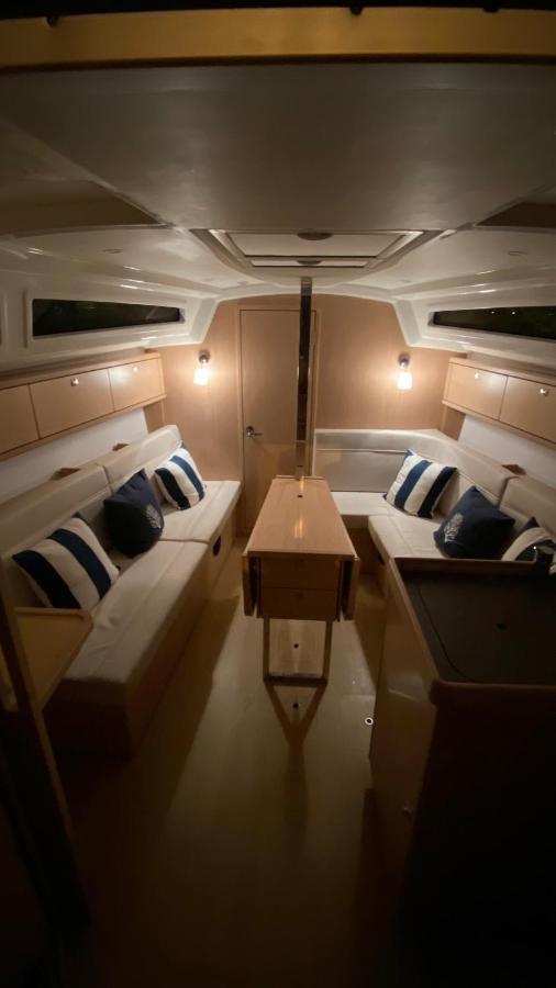 Hotel en barco Luxury Sailing Boat *