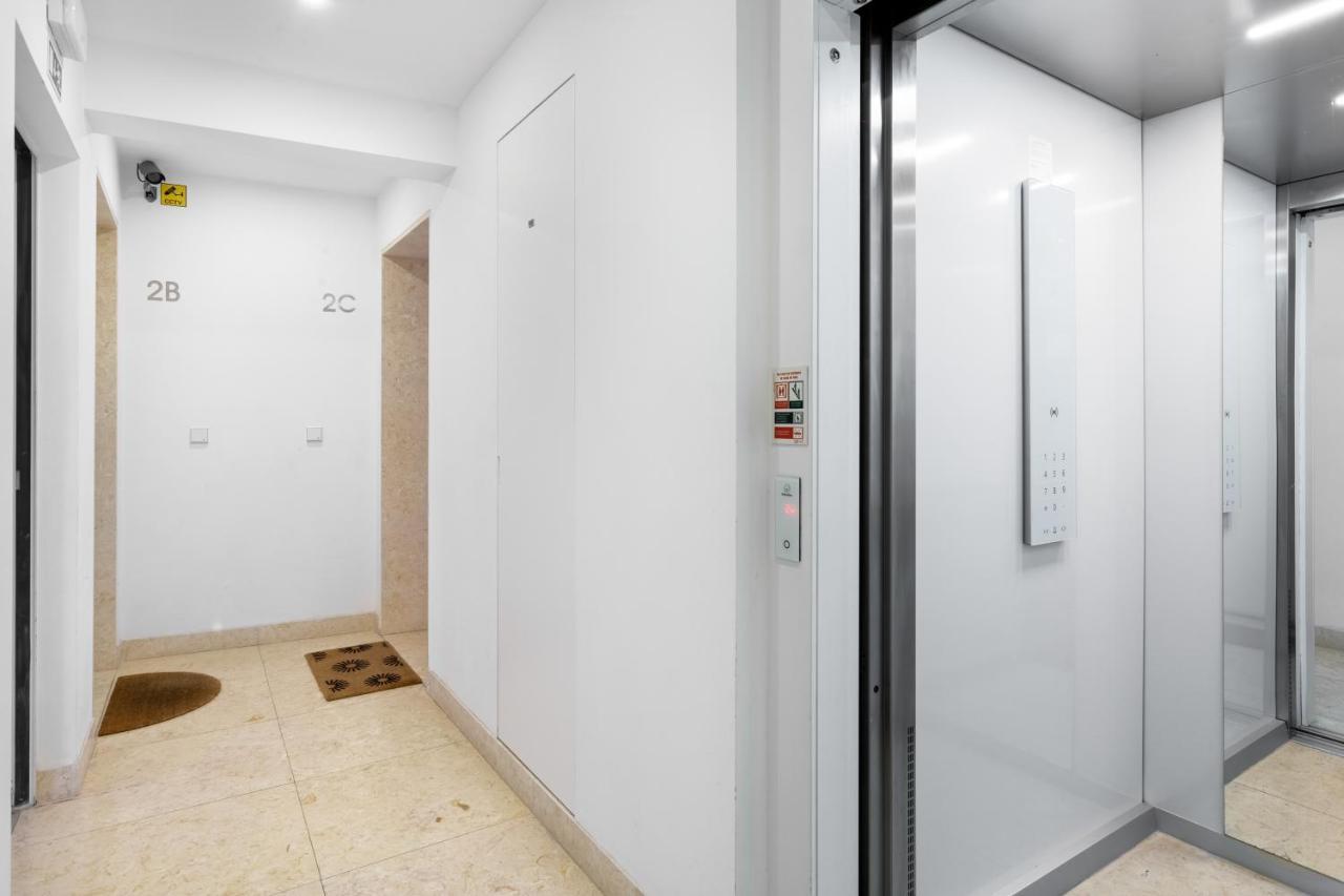Apartamento Joivy 2-br Flat With Garage Near Castelo De S Jorge *