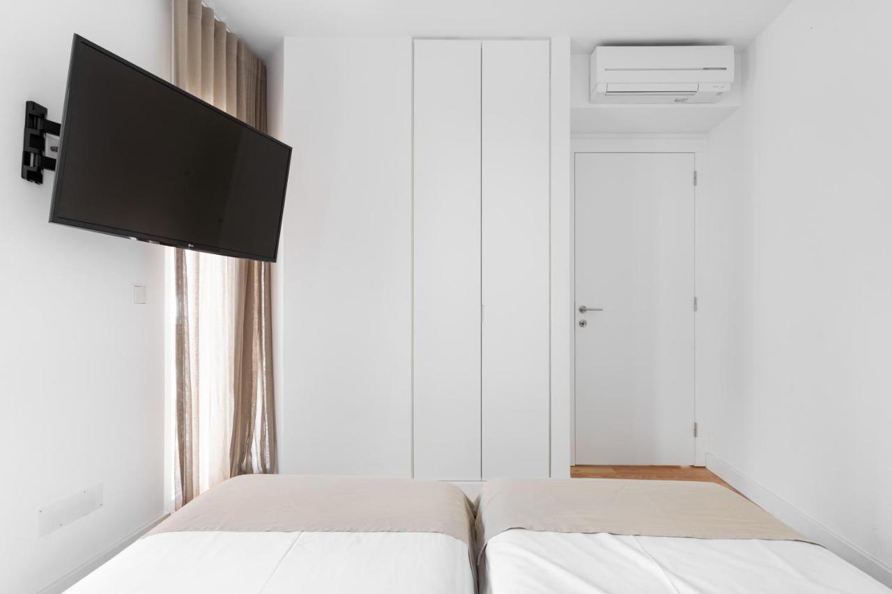Joivy 2-br Flat With Garage Near Castelo De S Jorge Apartamento